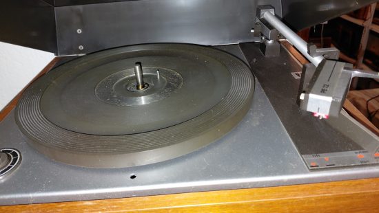 Retro-Plattenspieler R3