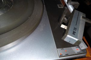 Retro-Plattenspieler R3