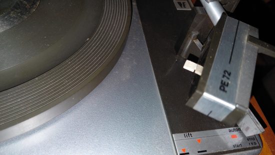 Retro-Plattenspieler R3