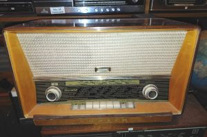 Retro-Radio R1