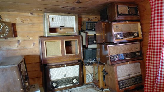 Diverse Retro-Radios S