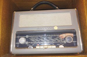 Retro-Kofferradio R1