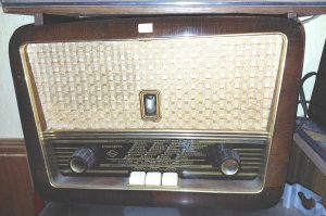 Retro-Radio R1