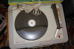 Kofferplattenspieler R1