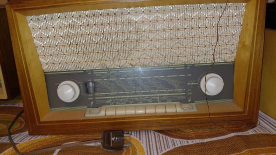 Retro-Radio R2