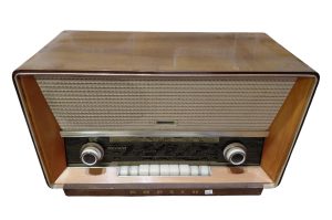 Retro-Radio R2