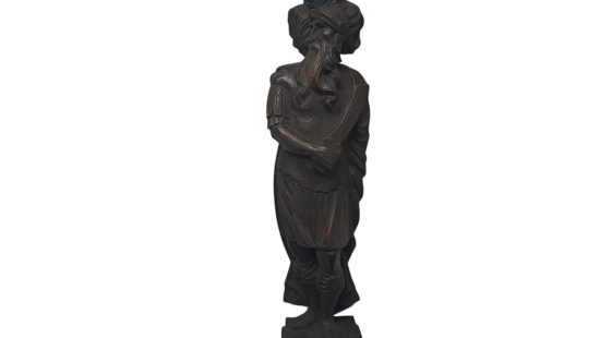 Holzstatue K