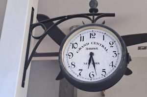 Wanduhr T