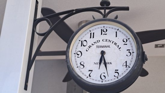 Wanduhr T