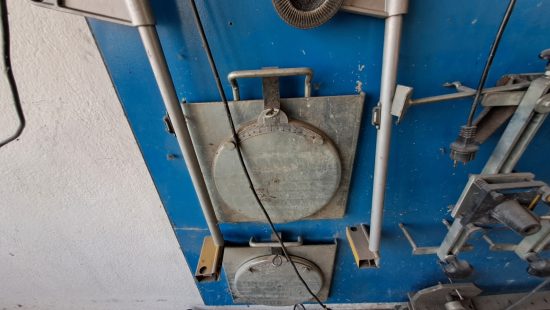 Diverses Handwerkzeug und Maschinen