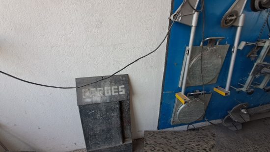 Diverses Handwerkzeug und Maschinen