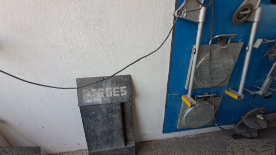 Diverses Handwerkzeug und Maschinen