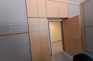 Büroschrank E09