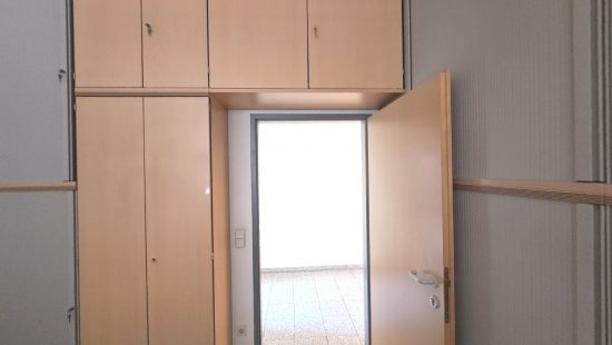 Büroschrank E07