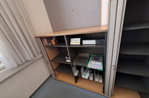 Büroschrank E06