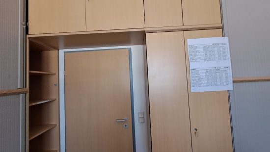 Büroschrank E06