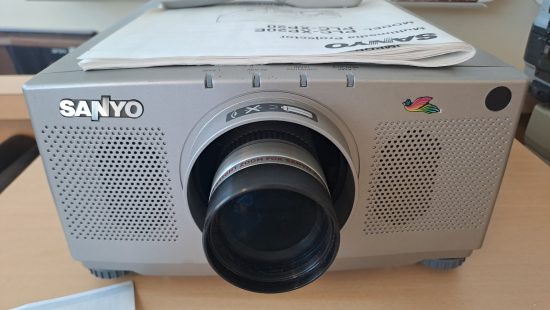 Beamer U25