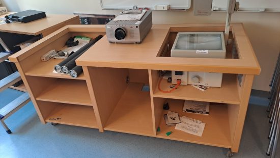 Fahrbarer Phonotisch U25