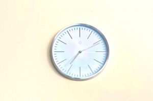 Wanduhr U25