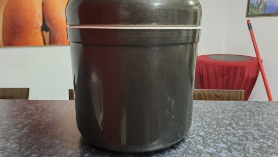 Eiswürfelbehälter
