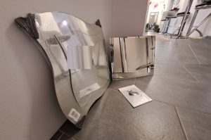 Spiegel und Spiegelfliesen