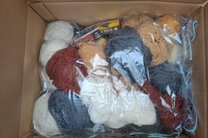 Wolle und Garne