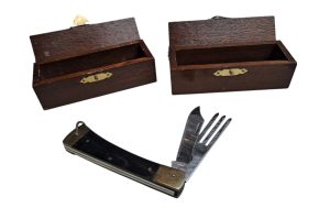 Schatullen mit 1 Taschenmesser