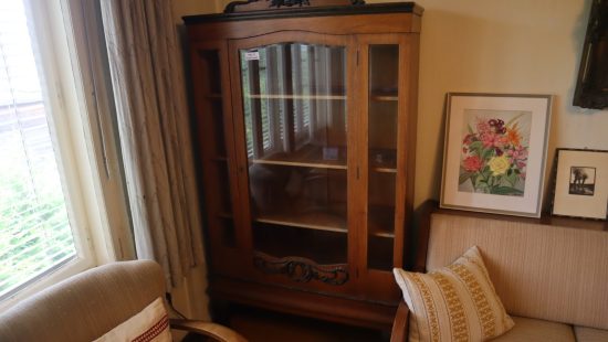 Büchervitrine