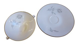 Suppentasse mit Untertasse