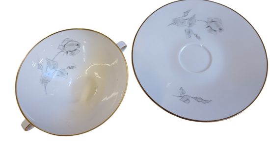 Suppentasse mit Untertasse