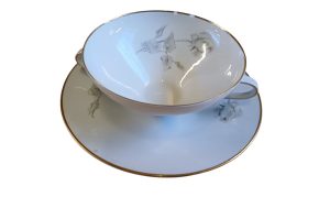 Suppentasse mit Untertasse