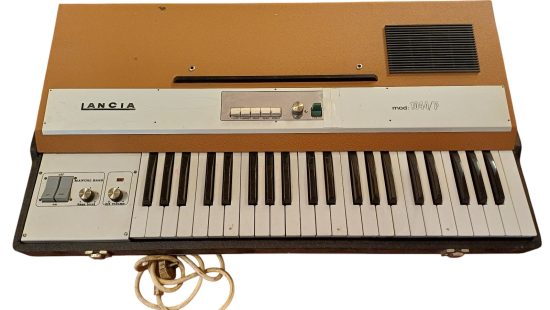 Retro elektronisches Klavier