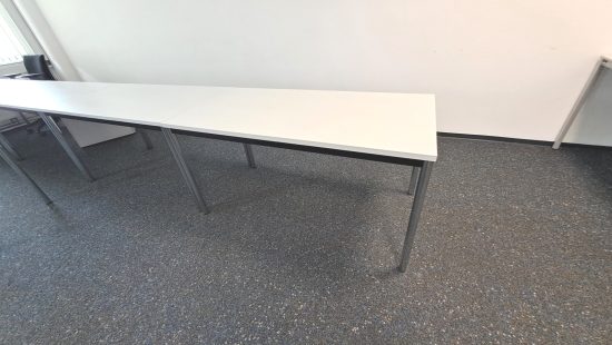 Schreibtisch R10