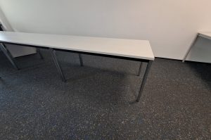 Schreibtisch R10