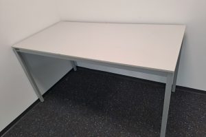 Schreibtisch R10