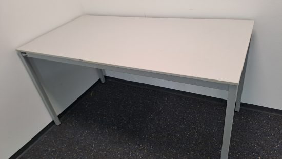 Schreibtisch R10
