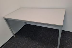 Schreibtisch R10