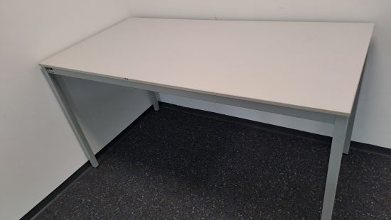 Schreibtisch R10