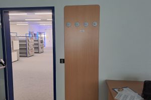 Garderobenwand R1