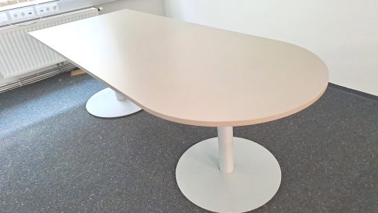 Besprechungstisch R3