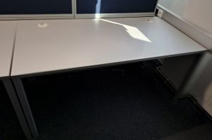 Schreibtisch R6