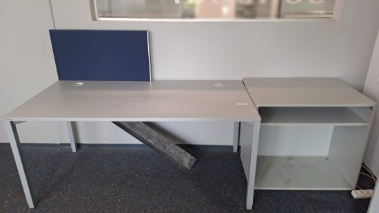 Schreibtischeinheit R6