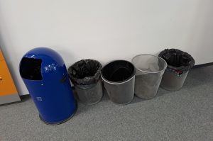 Diverse Mülleimer