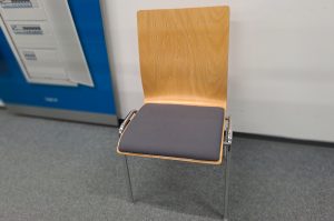 Besucherstuhl