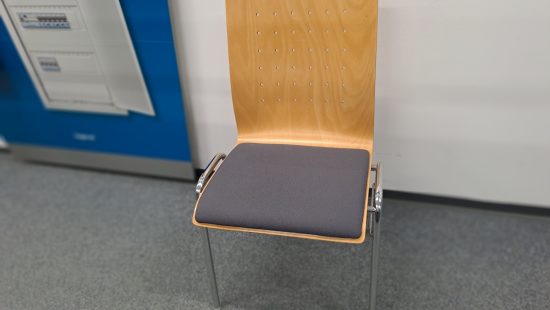 Besucherstuhl