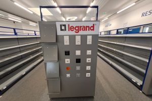 Regalwand