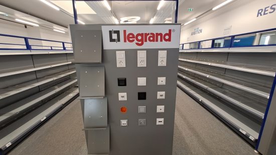 Regalwand