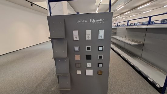 Regalwand
