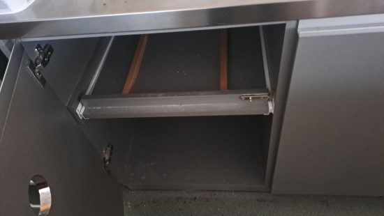 Unterschrank mit Waschplatz