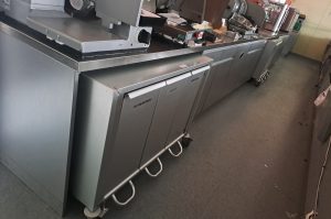 Unterschrank mit Waschplatz